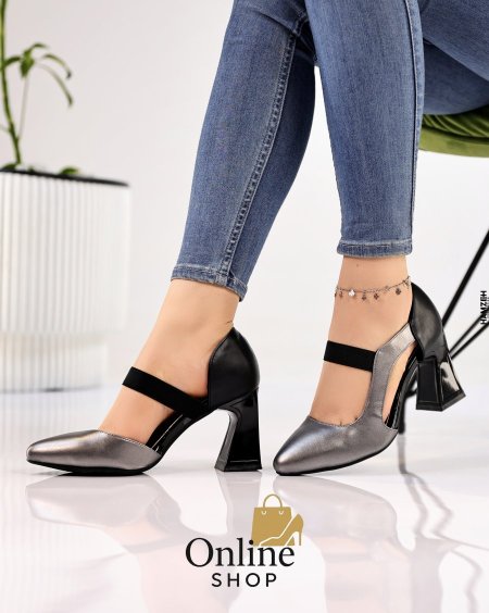 سكني مع اسود