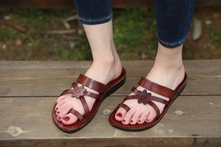 حذاء نسائي صناعة الخليل