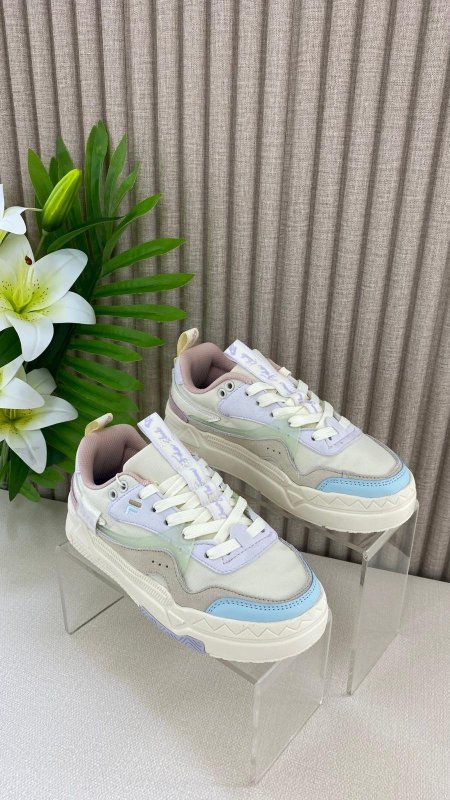 سنيكر | Sneakers