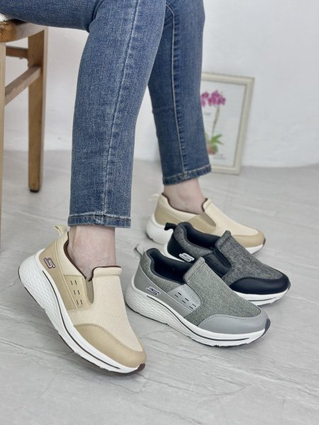 حذاء سكيتشر بدعسة اورتبيد